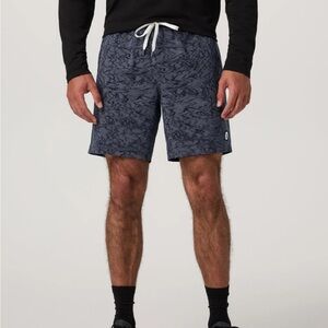 NWT Vuori Men’s Lined Kore Shorts Moonlight Sand 7” M